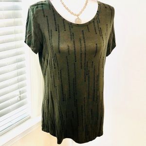 EUC Apt9 Burnt Tee. Comfortable fabric 5% spandex